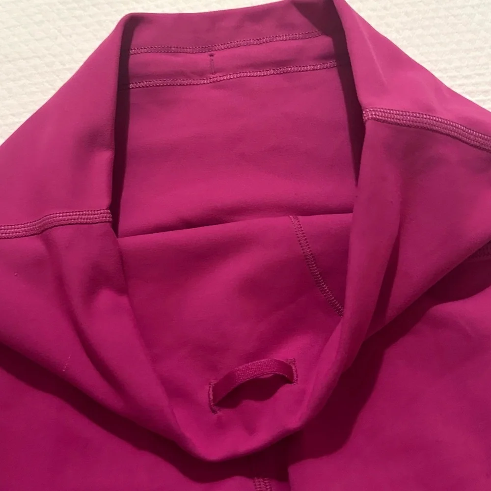 Lululemon Wunder Train High Rise Short 8" - Ripened Raspberry SZ 4 - Picture 4 of 6